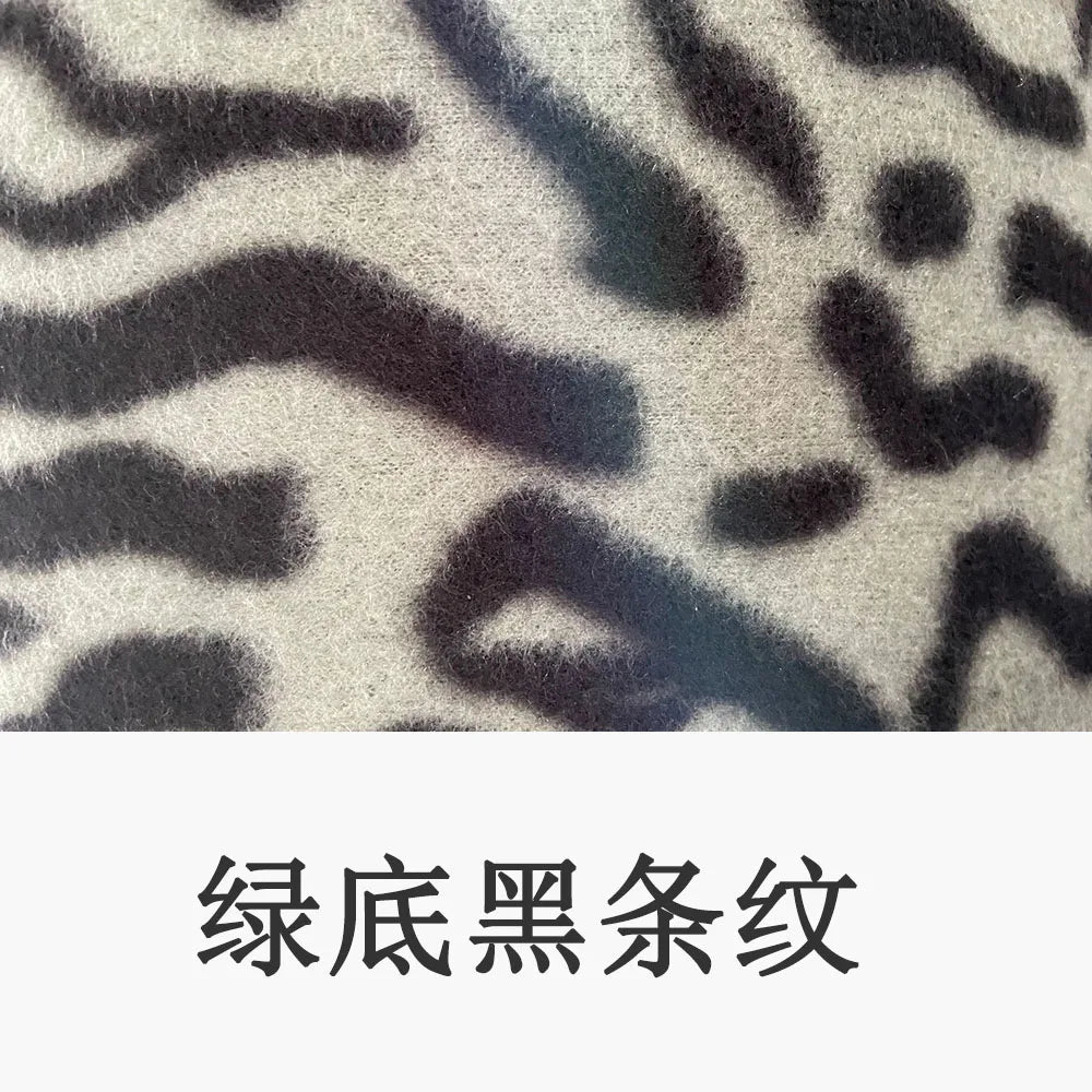 Dog-Cat Winter Pet Blankets Paw Prints